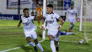 Juazeirense-BA 0 x 1 Ceará - Vozão larga com pé direito