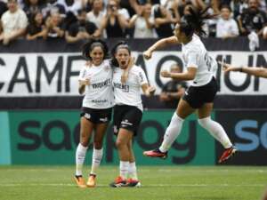 SUPERCOPA FEMININA: Corinthians vence Cruzeiro em jogo de gols anulados e é tricampeão
