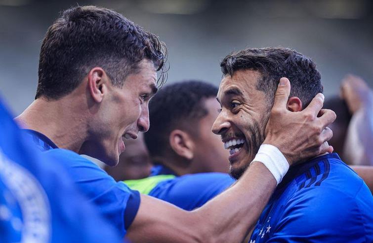 MINEIRO: Cruzeiro se recupera de vexame, bate o Pouso Alegre e está na semifinal