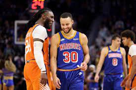 Golden State Warriors vence Phoenix Suns com cesta de 3 pontos de Stephen Curry a 0s7 do final