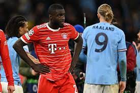 Liga dos Campeões: Bayern de Munique condena ataques racistas contra Upamecano após derrota