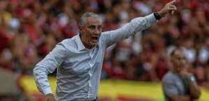 Tite critica estado do gramado do Maracanã após vitória sobre o Volta Redonda: 'Inadmissível'