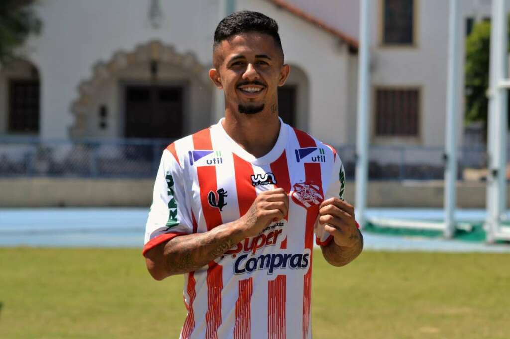 Carioca: Ex-jogador processa o Bangu e pede mais de R$ 1 milhão por lesão no joelho