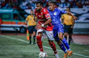 Eric Melo, líder em desarmes, avalia início no Vila Nova