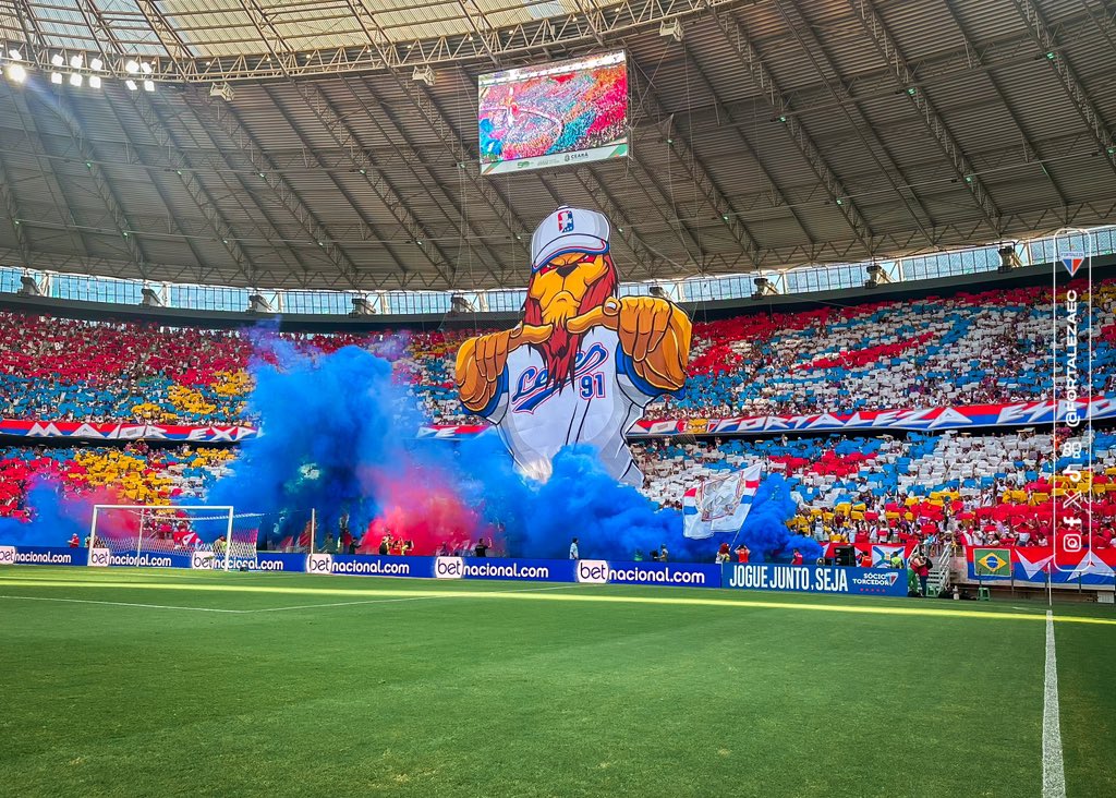 Torcida do Fortaleza fez bonito em clássico pelo Cearense (Foto: Viktor Araújo / FEC)