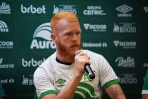 Catarinense: Foguinho vê Chapecoense pecando nos detalhes e prevê jogo difícil contra Marcílio Dias