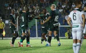 GOIANO: Vila se mantém na ponta e Goiás continua invicto