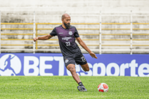 XV de Piracicaba x Portuguesa Santista - Briga direta na margem do G-8