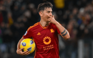 ITALIANO: Roma ganha com hat-trick de Dybala e entra na briga por vaga na Liga dos Campeões