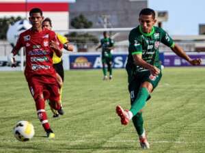 SERGIPANO: Com hat-trick de Felipe Alves, Lagarto vence bem e cola na ponta