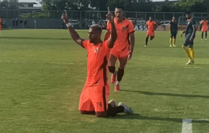 Manauara 1 x 2 Retrô - Fênix vence e garante vaga na segunda fase