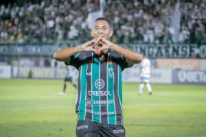 PARANAENSE: Maringá vence lanterna e reassume a liderança