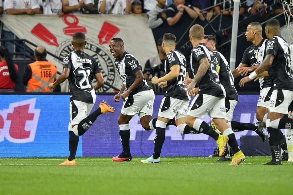 Corinthians 0 x 1 Ponte Preta – Macaca segura pressão e cala Neo Química Arena