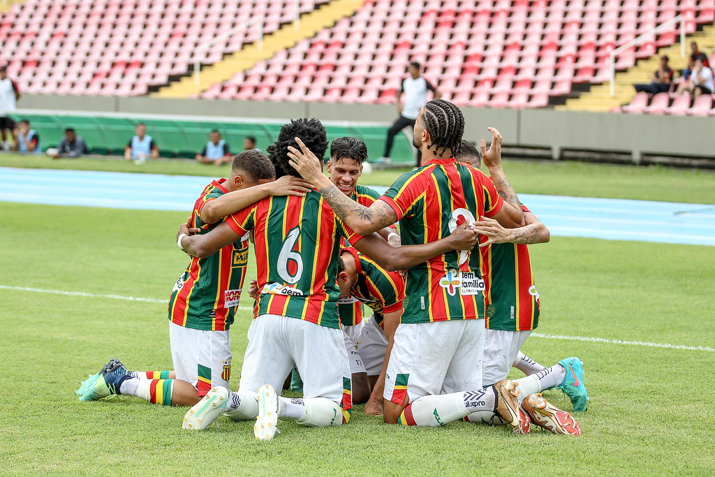 Sampaio Corrêa segue na cola do Maranhão no Maranhense