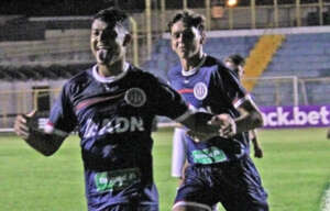 São-Carlense x Penapolense - Lobo da Central briga pela liderança