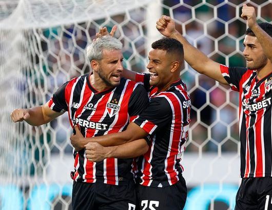 PAULISTÃO: Jogos atrasados tem São Paulo pressionado e Palmeiras tranquilo