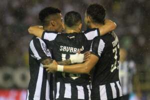 CARIOCA: Savarino brilha, Botafogo vence Volta Redonda e dorme no G-4