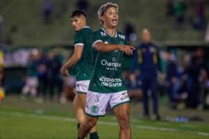 Wenderson revela ameaças e diz que foi retirado do ônibus do Guarani antes do afastamento