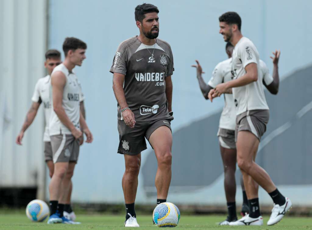 Visando a estreia na Sul-Americana e no Brasileirão, Corinthians treina no CT Joaquim Grava
