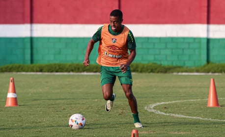 Keno torce tornozelo e corre contra o tempo para reforçar Fluminense na estreia da Libertadores