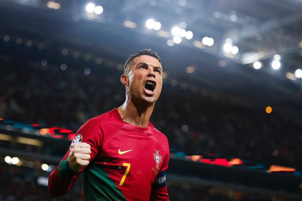 Cristiano Ronaldo salta para o Top 3 de atletas mais ricos da história; veja fortunas