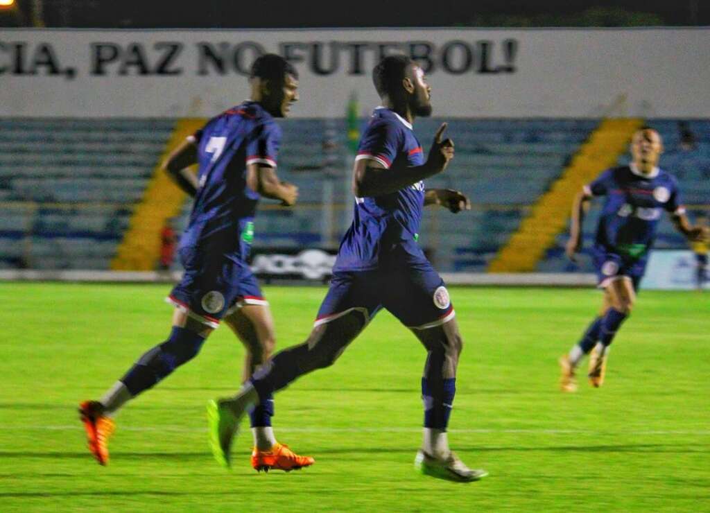 São-Carlense 7 x 0 União Barbarense – Passeio histórico do Grêmio no Luizão