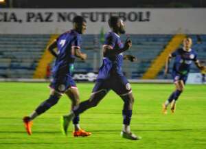 São-Carlense 7 x 0 União Barbarense - Passeio histórico do Grêmio no Luizão