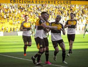 CATARINENSE: Líder isolado, Criciúma elimina Chapecoense