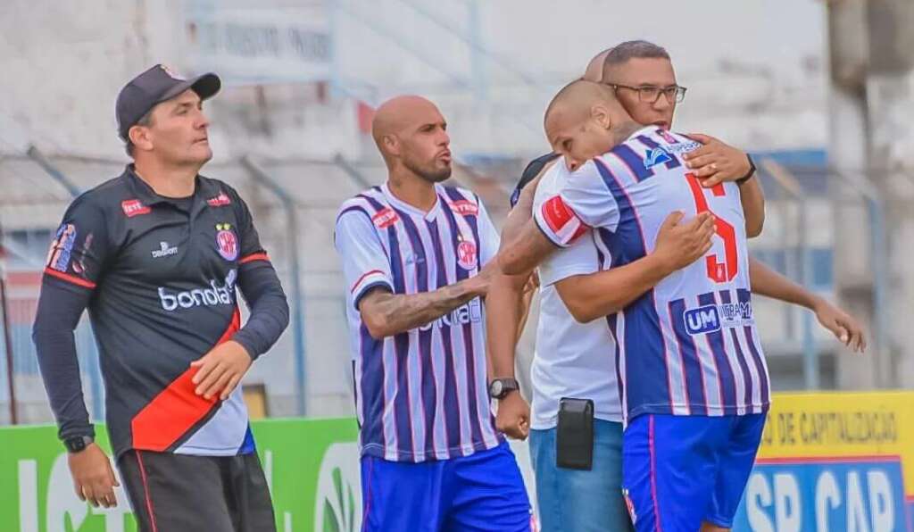 Penapolense x Vocem – ‘Batendo na porta’ do G8