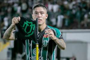 PARANAENSE: Coritiba e Maringá avançam às semifinais