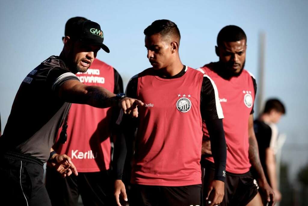 PARANAENSE: Invicto há dez jogos, Operário recebe Athletico; Coritiba visita Maringá