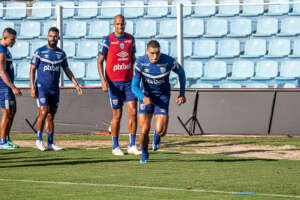 Barroca comemora classificação do Avaí, mas alerta sobre pouco tempo de preparação para semifinais