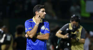 Paulistão: Abel Ferreira aceita favoritismo, mas avisa: 'Palmeiras não joga sozinho'