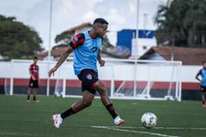 Guarani negocia com atacante do Atlético-GO para Série B