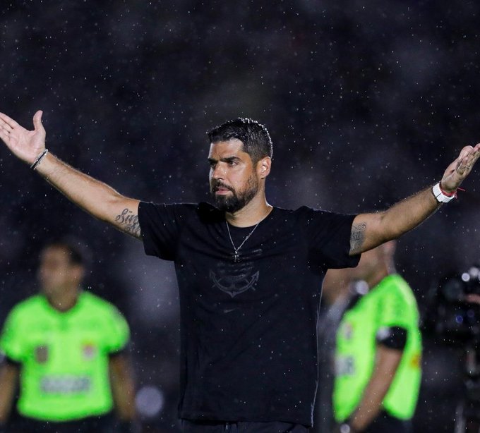 António Oliveira prevê Corinthians ‘evoluído’ até a estreia no Campeonato Brasileiro