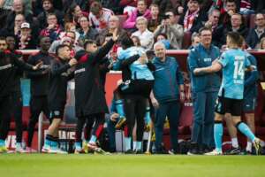 ALEMÃO: Leverkusen vence Colônia e abre dez pontos do Bayern de Munique