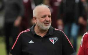 Carlos Belmonte pede desculpas a Abel Ferreira após ofender treinador do Palmeiras no clássico