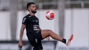 Raniele sofre trauma no tornozelo e pode desfalcar Corinthians na rodada final do Paulistão