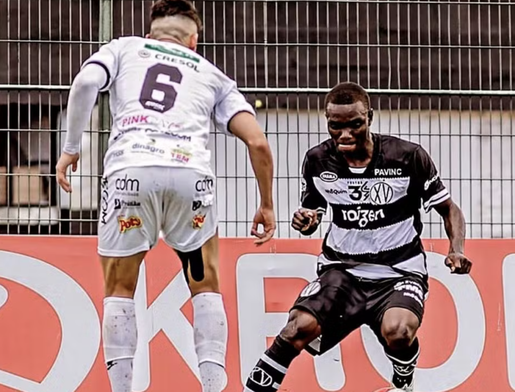 Paulista A2: XV renova com atacante nigeriano, novo reforço do Flamengo