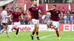 Juventus 1 x 1 Ferroviária - Arbitragem polêmica e tudo aberto