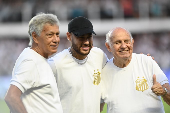 Neymar apresenta taca do Paulistao com Clodoaldo e Pepe