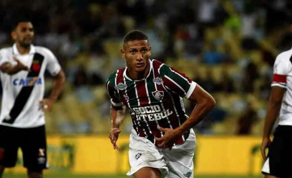 Richarlison revela torcida pelo Vasco e conta como terapia o ajudou a evitar lesões