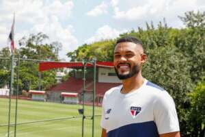 Zagueiro Sabino fecha com o São Paulo até junho: 'Vestir essa camisa é um sentimento único'
