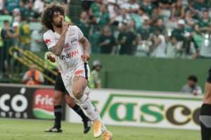 GOIANO: Goiás perde nos pênaltis e é eliminado precocemente pelo Goiânia; Aparecidense avança