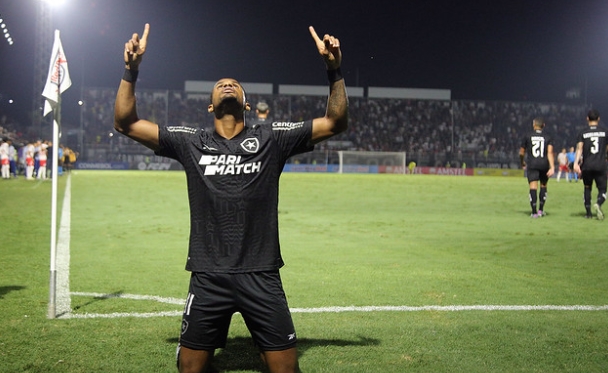 Júnior Santos foi o cara do Botafogo na pré-Libertadores