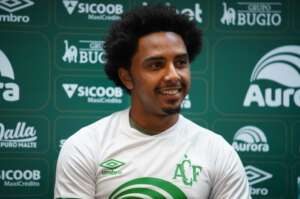 Chapecoense rescinde com dois atacantes que não marcaram gols