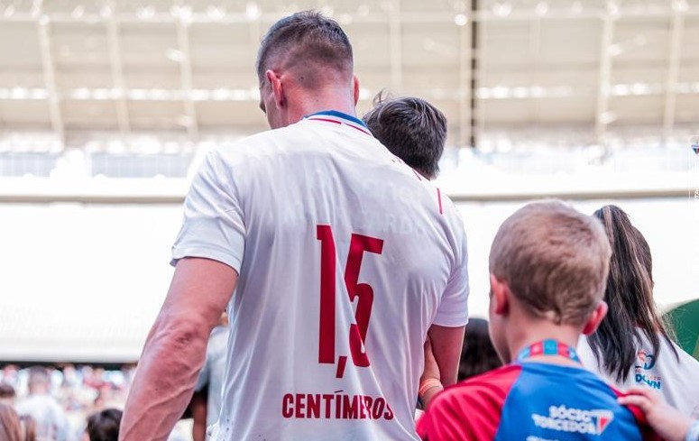 Fortaleza usa camisa com 'marcas de sangue' e cobra justiça após atentado a ônibus 2 Screenshot 6 2