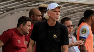 Paulista A2: Técnico da Portuguesa Santista valoriza postura do elenco e projeta decisão em casa