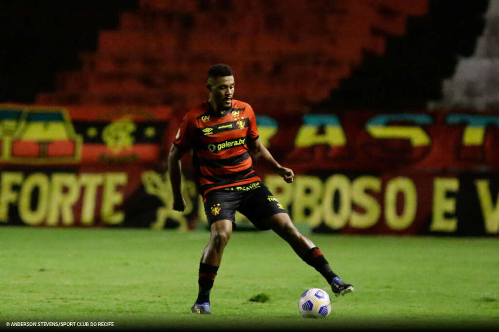 Pernambucano: Sport anuncia desligamento do zagueiro Sabino