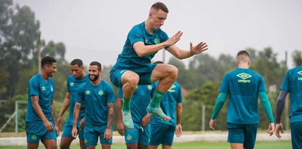 Catarinense: Ameaçada de rebaixamento, Chapecoense fecha preparação para ‘jogo da vida’